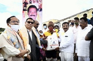 Dr. Majeed Foundation distributes rice bags to the needy communities in Magadi, Karnataka
        