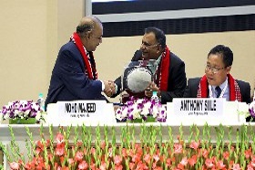 Dr. Muhammed Majeed, Founder & Chairman, Sami-Sabinsa Group honoring the Chief Guest Shri. M Venkaiah Naidu, Hon'ble Vice President of India at My Home India event in New Delhi