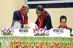 Dr. Muhammed Majeed, Founder & Chairman, Sami-Sabinsa Group honoring the Chief Guest Shri. M Venkaiah Naidu, Hon'ble Vice President of India at My Home India event in New Delhi